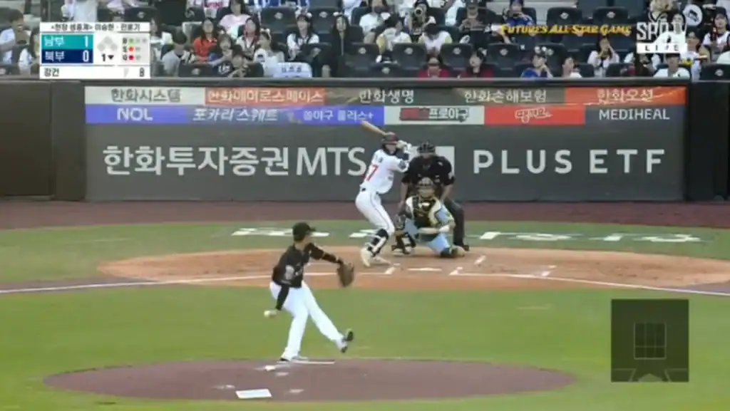 타이거티비 실시간 야구 중계 – KBO 리그 남부 vs 북부 경기 투수의 역투 장면